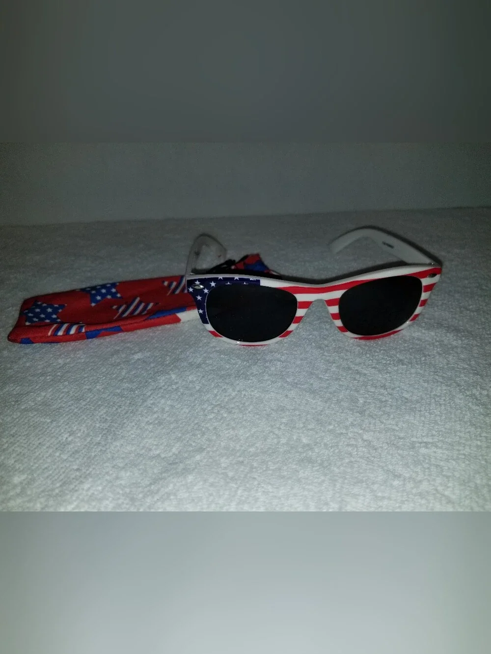 Patriotic American Flag Sunglasses with Matching Fabric Case 4th Of July